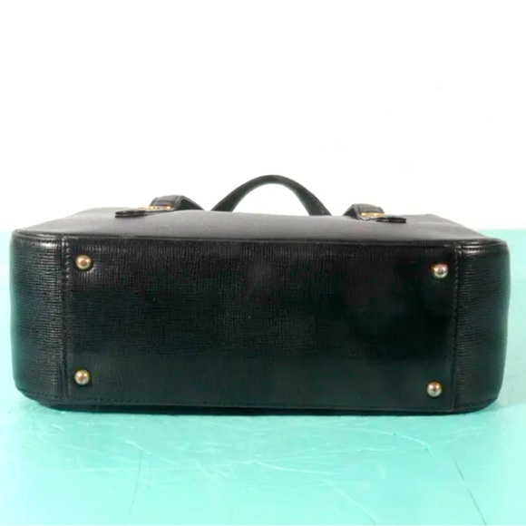 MCM Leather Tote Bag Authentic + Dust Bag 🌹❤️🌹 - Picture 5 of 9